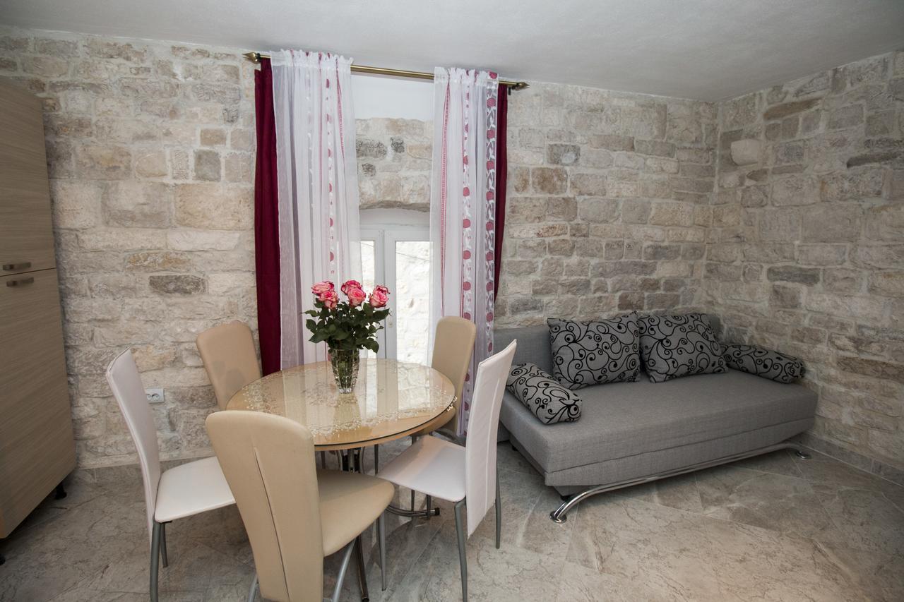Apartment Romic Omiš Exterior foto